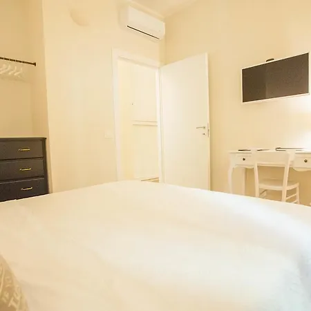 Flats4rent Arena Prestige Верона