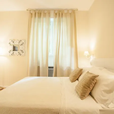 Flats4rent Arena Prestige Апартаменты *